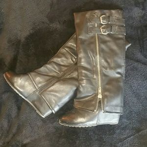 Wedge boot